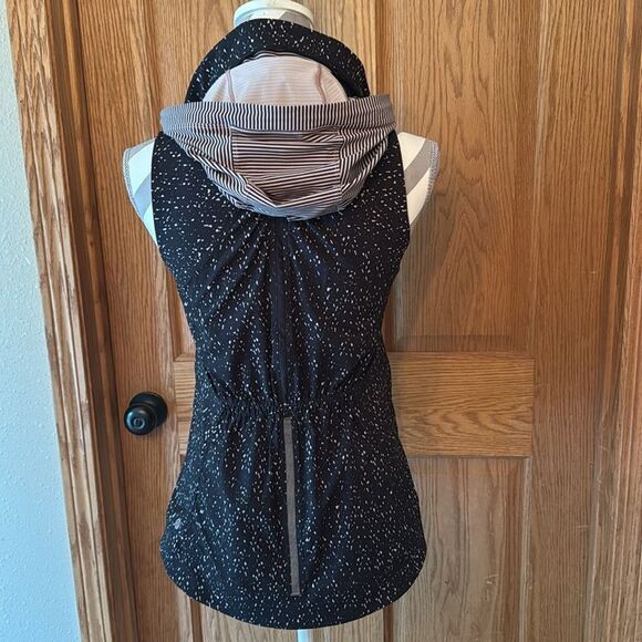 LULULEMON Go The Distance Vest Butterfly Texture Mink Berry Black - Picture 10 of 16